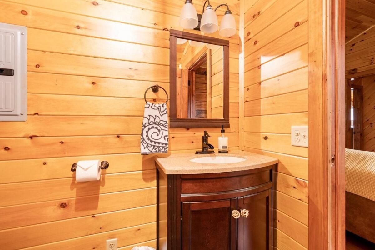 Secluded Wooded Cabin Near The Hocking Hills New Straitsville Exteriér fotografie
